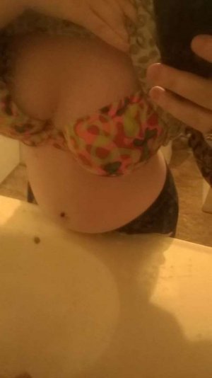 Franchesca escorts services in Kissimmee, FL